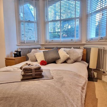 Apartament Action Packed Local 3Br 1 Mins Walk To Everything Londyn Zewnętrze zdjęcie